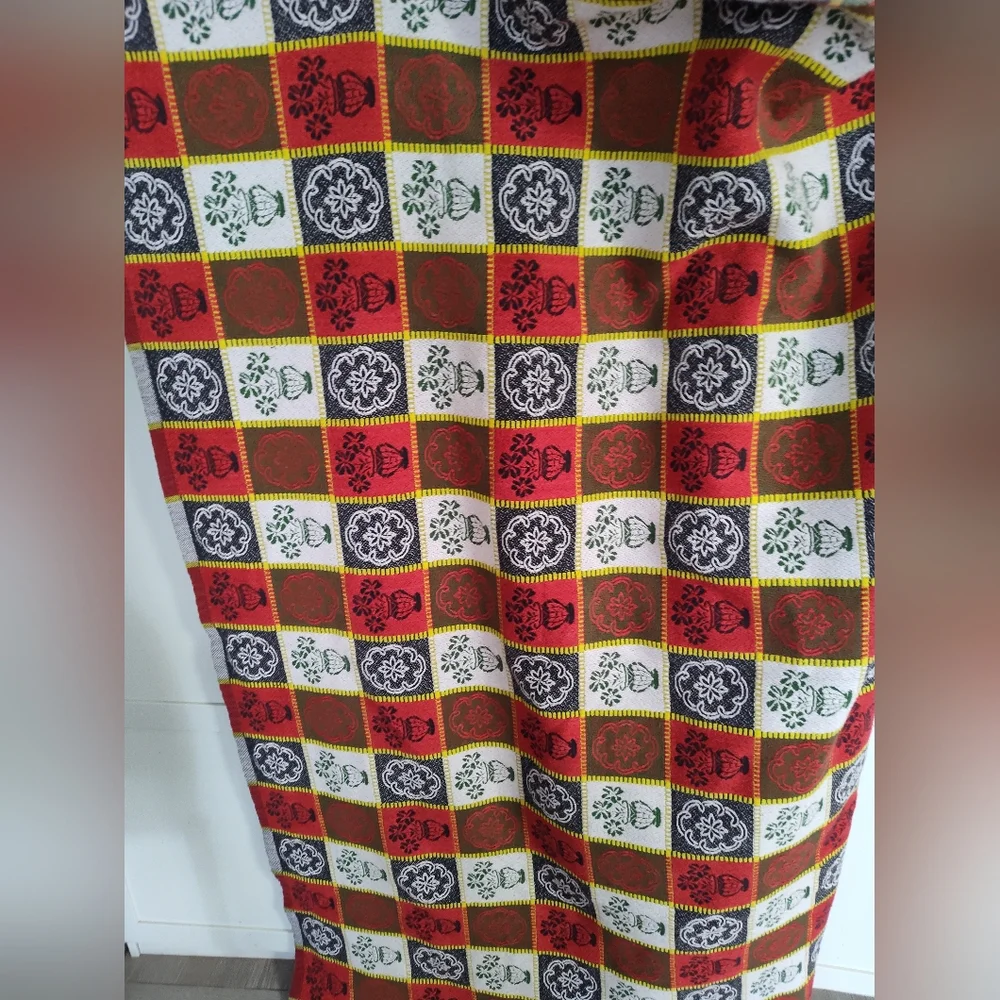 Tapestry Style Woven Table Cloth 61